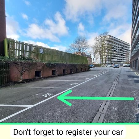 Free Parking. Old Trafford Home แมนเชสเตอร์ ภายนอก รูปภาพ