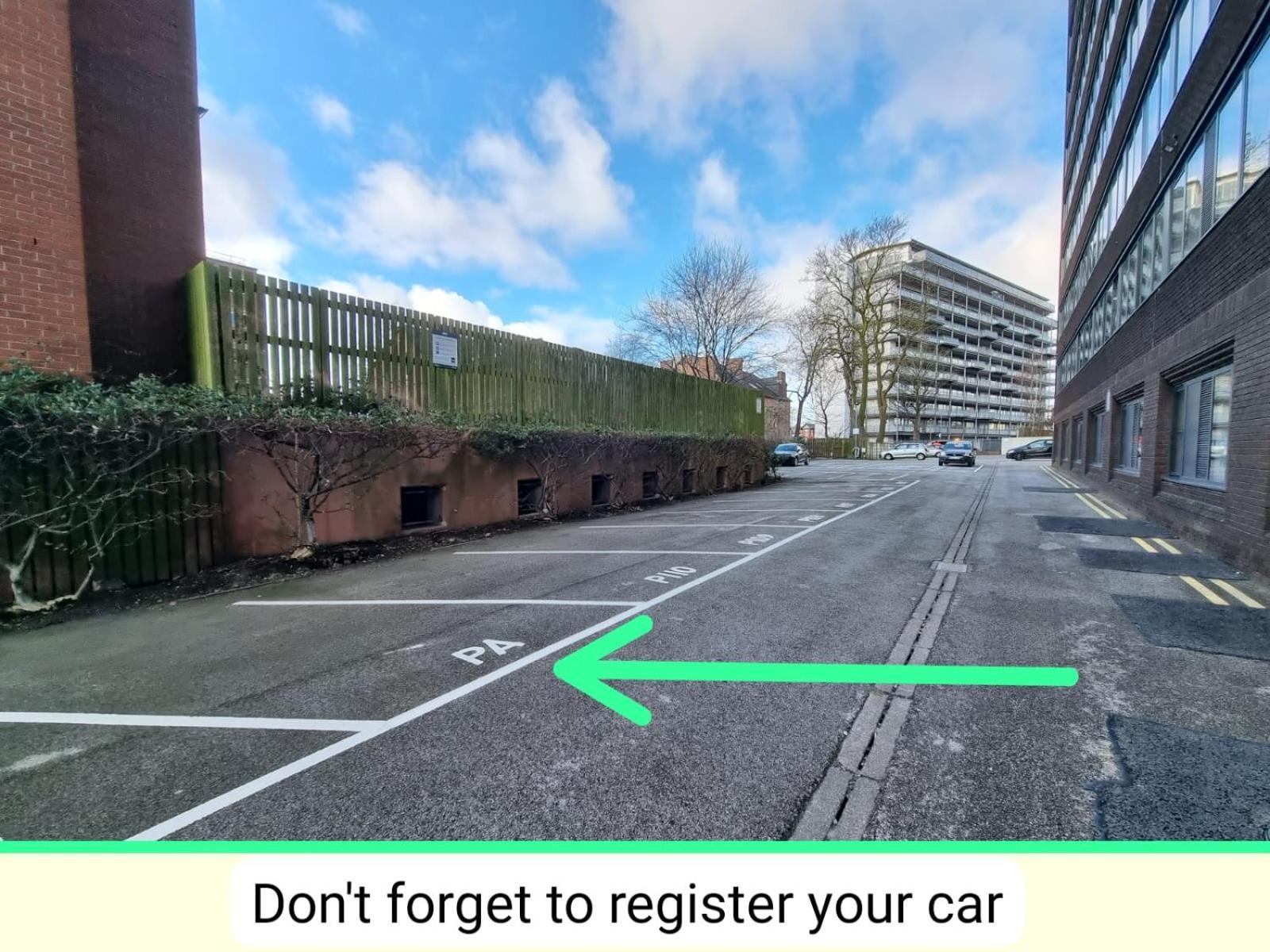 Free Parking. Old Trafford Home แมนเชสเตอร์ ภายนอก รูปภาพ